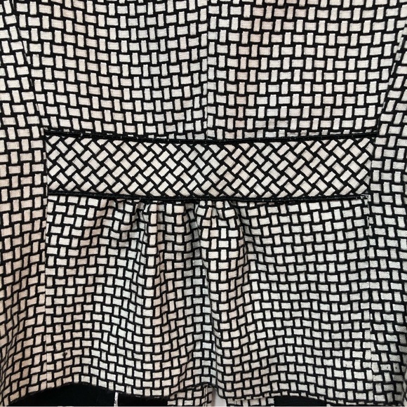 White House Black Market black and white tweed style crop jacket size 6 EUC - Picture 8 of 11